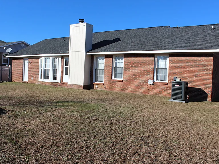 7805 Gallant Ridge Dr — Photo 26