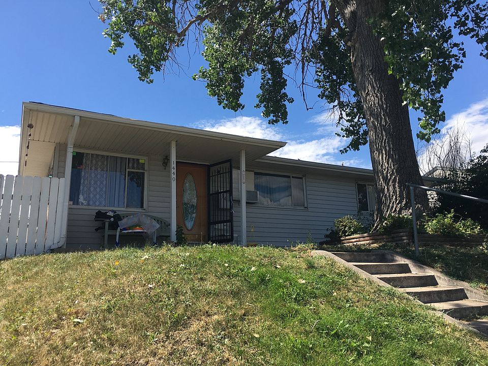 2nd image of 801 Gregory St