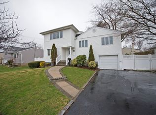 75 Gerhard Rd, Plainview, NY 11803