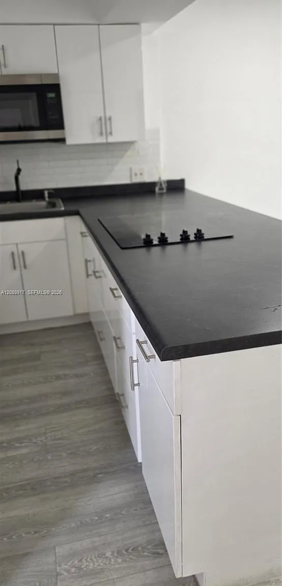 20201 NE 29th Ct — Photo 4