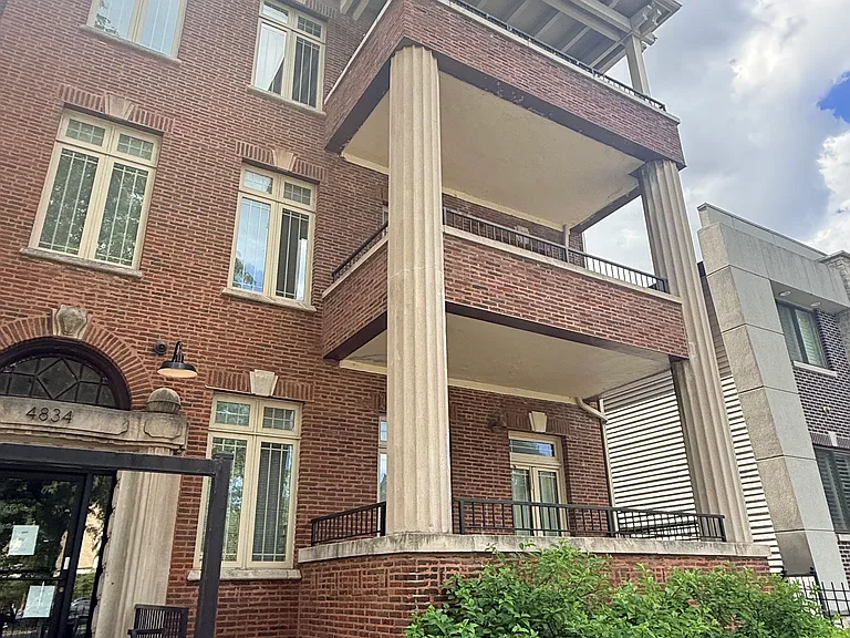 4834 S King Dr #3 — Photo 12