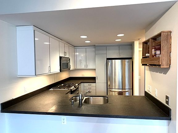 3rd image of 451 Kansas St Unit 602