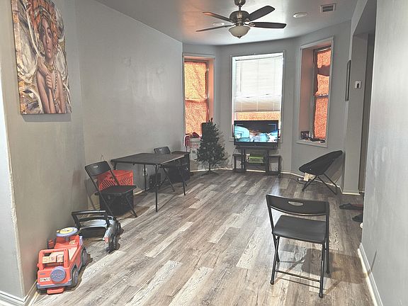 4th image of 9041 S Burley Ave