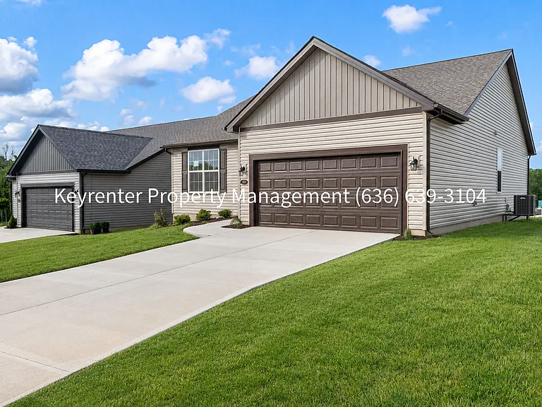 825 Cedarwood Dr — Photo 2