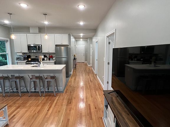 5th image of 16 Hamilton Rd APT 2