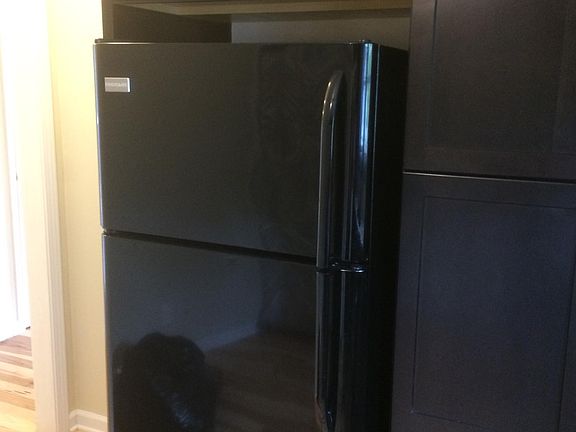 2nd image of 596 Ridge Rd APT 1