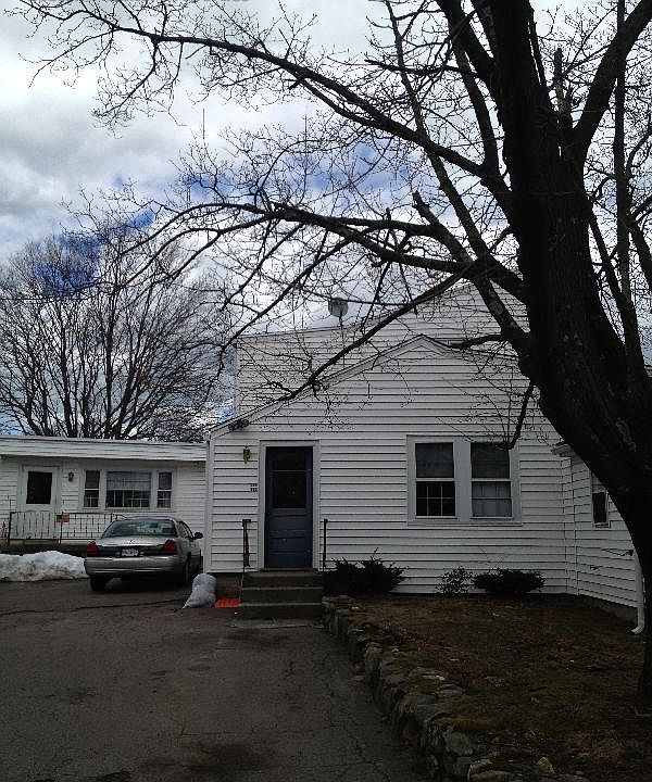 2nd image of 951 Granite St #2