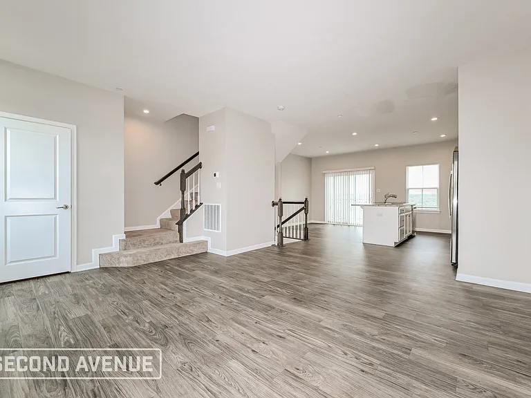 2028 Cade Dr — Photo 3