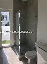 10125 NW 75th Ter — Photo 5