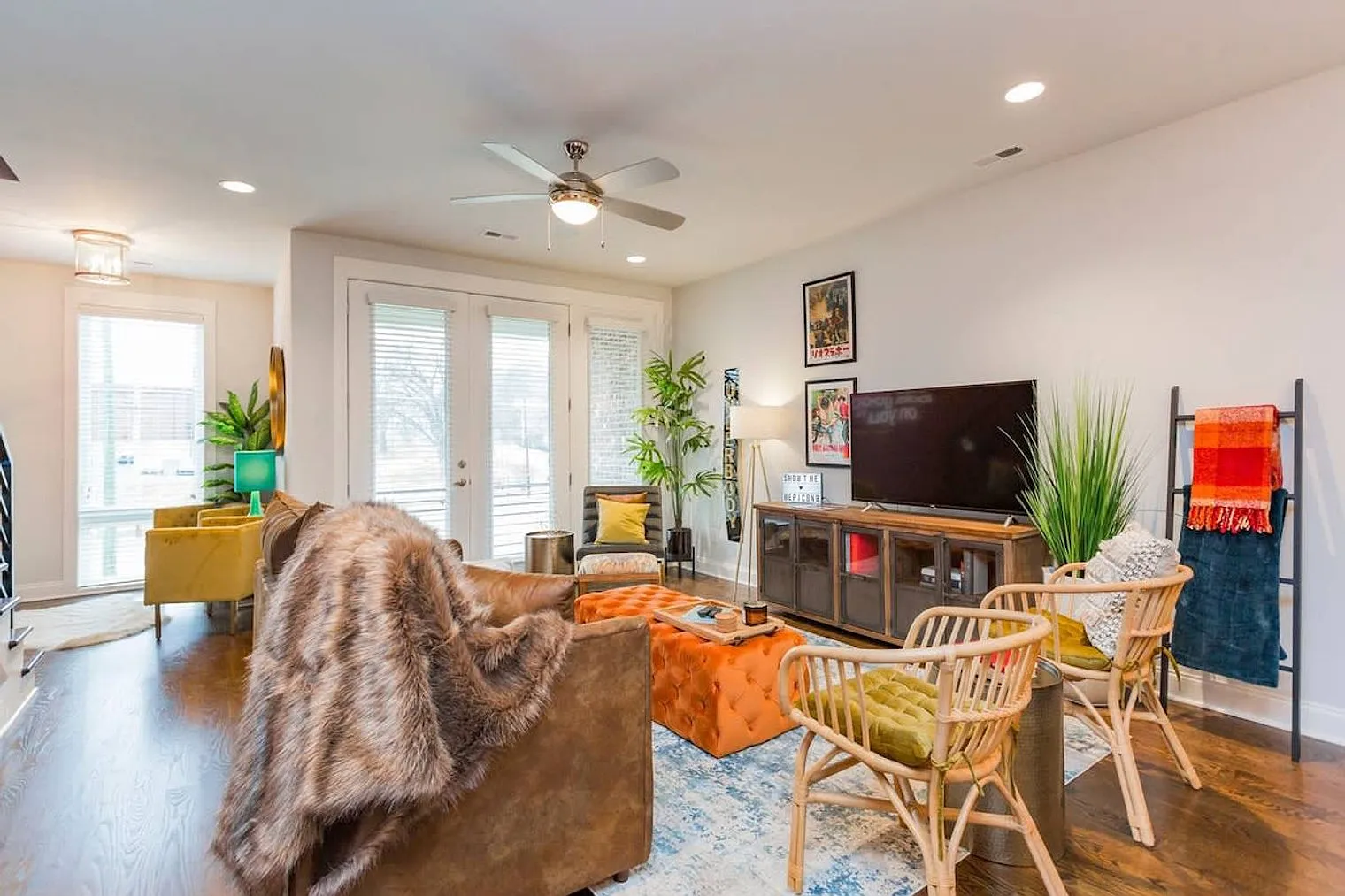 3 bed, 3.0 bath, 1711 sqft, $4,274 — Photo 4