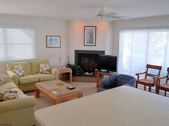 2nd image of 3923-25 Asbury Ave #3925