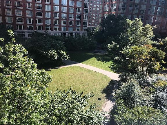 2nd image of 212 Warren St #5R