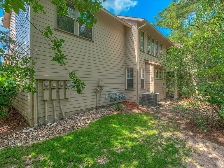 83 Woodlily Pl — Photo 32