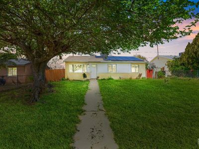 1104 Blossom St, Bakersfield, CA, 93306