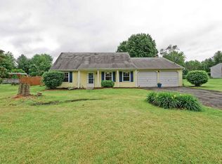 14 Pinewood Dr, Ballston Lake, NY 12019