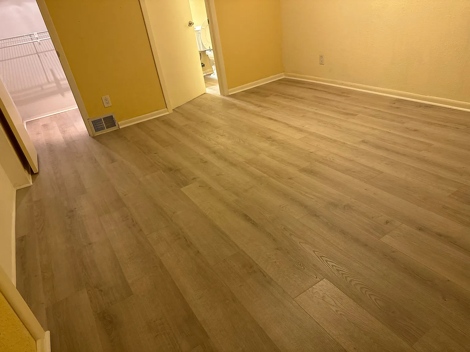 3 bed, 2488 sqft, $2,330 — Photo 3