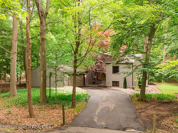 2nd image of 1045 N Eifert Rd