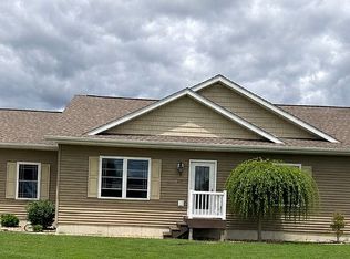 107 Dover Cir, New London, IA 52645