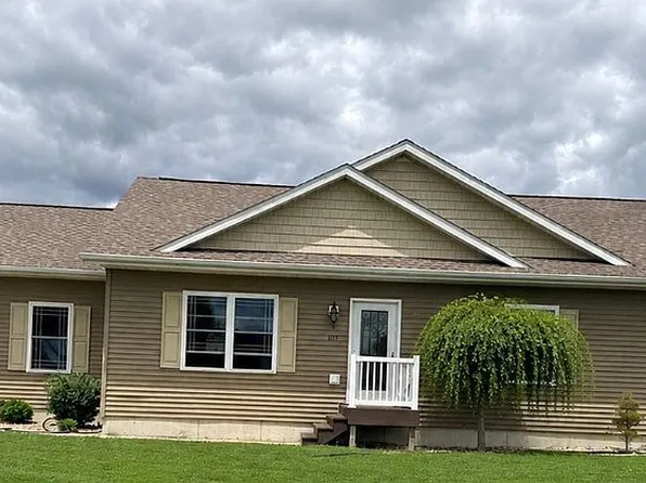 107 Dover Cir, New London, IA 52645