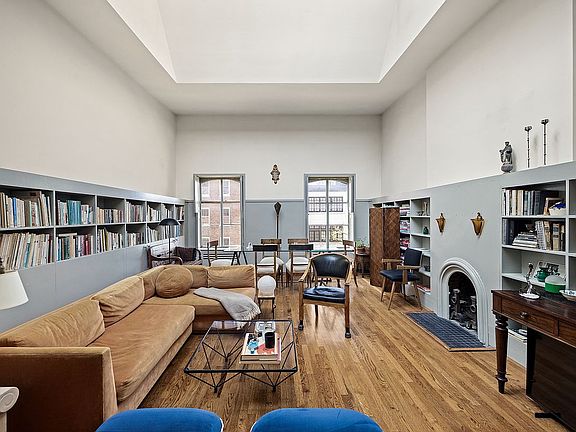 2nd image of 31 W 9th St