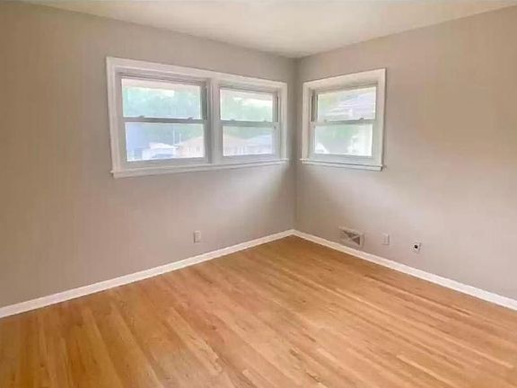 3rd image of 1476 McAfee St