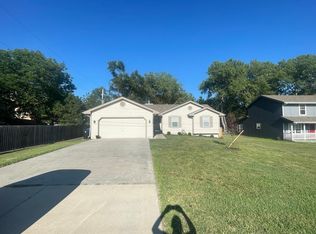 3200 SW Urish Rd, Topeka, KS 66614