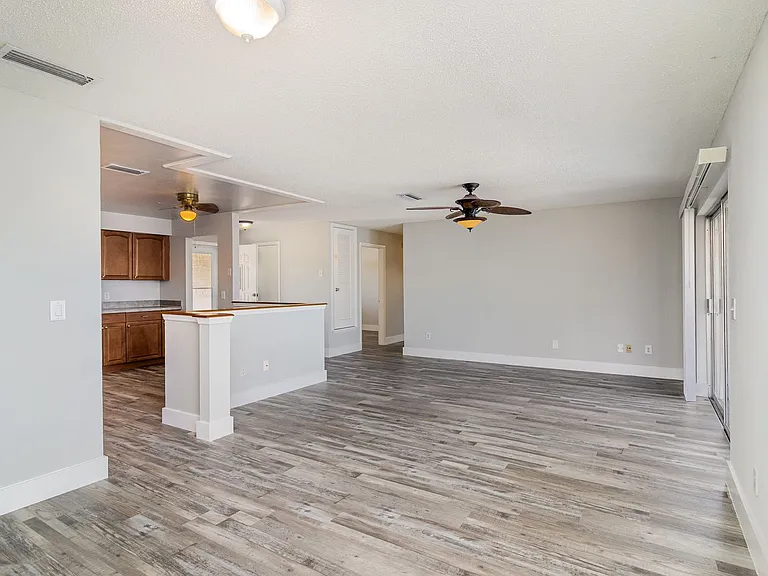 205 Trinidad Dr — Photo 7