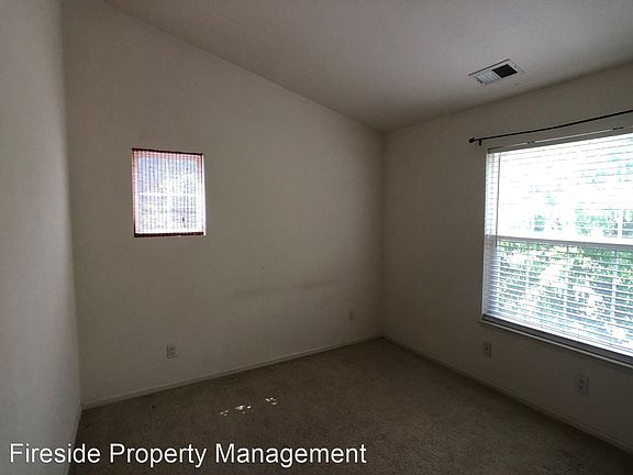 2nd image of 715 Manzanita Ave
