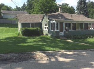 515 Oak St, South Elgin, IL 60177