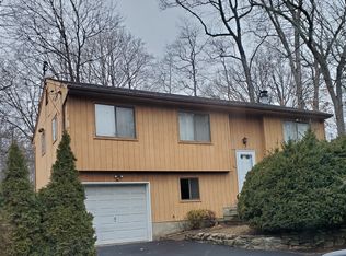 36 Rutz St, Stamford, CT 06906