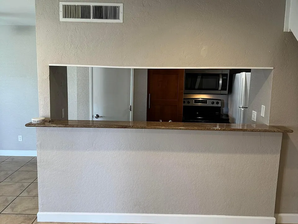 bar,seating area