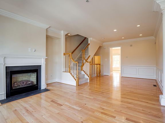5th image of 1709 Potomac Greens Dr