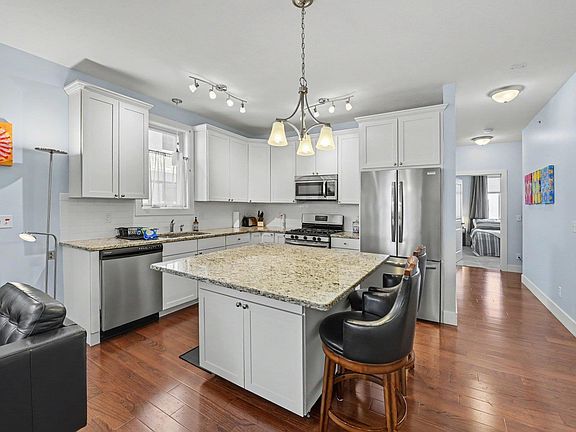 2nd image of 119 E 8th St APT 5