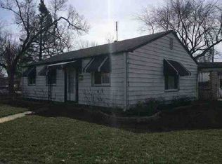 100 Douglas Rd, Marquette Heights, IL 61554