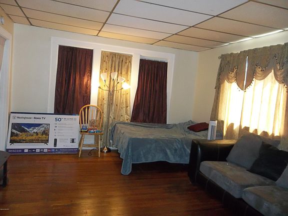 4th image of 332 E Larch Ave