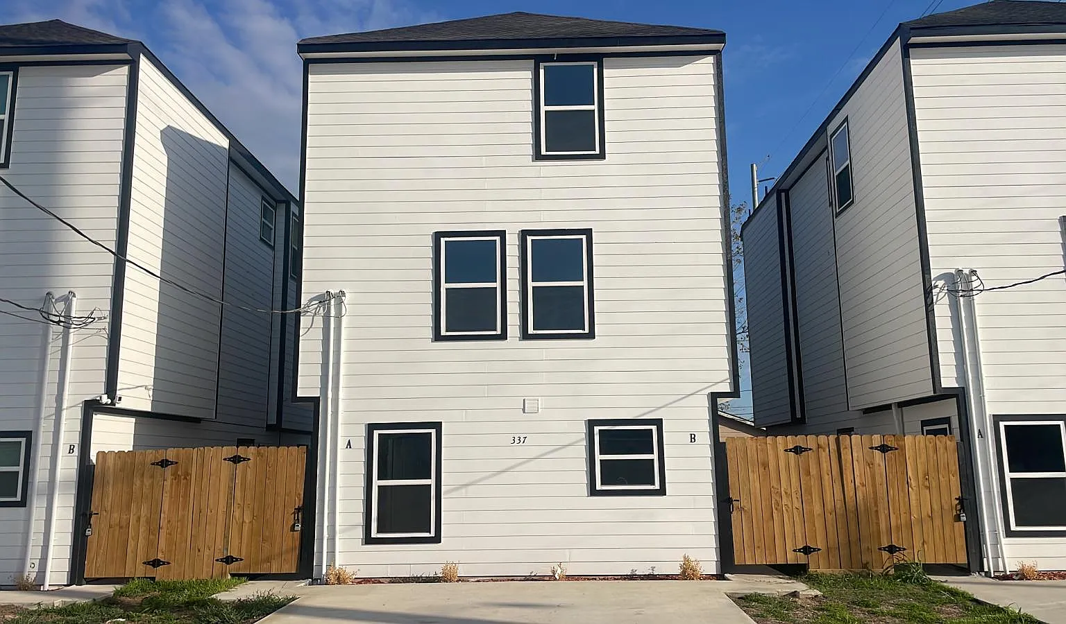 3 bed, 1150 sqft, $1,675 — Photo 1