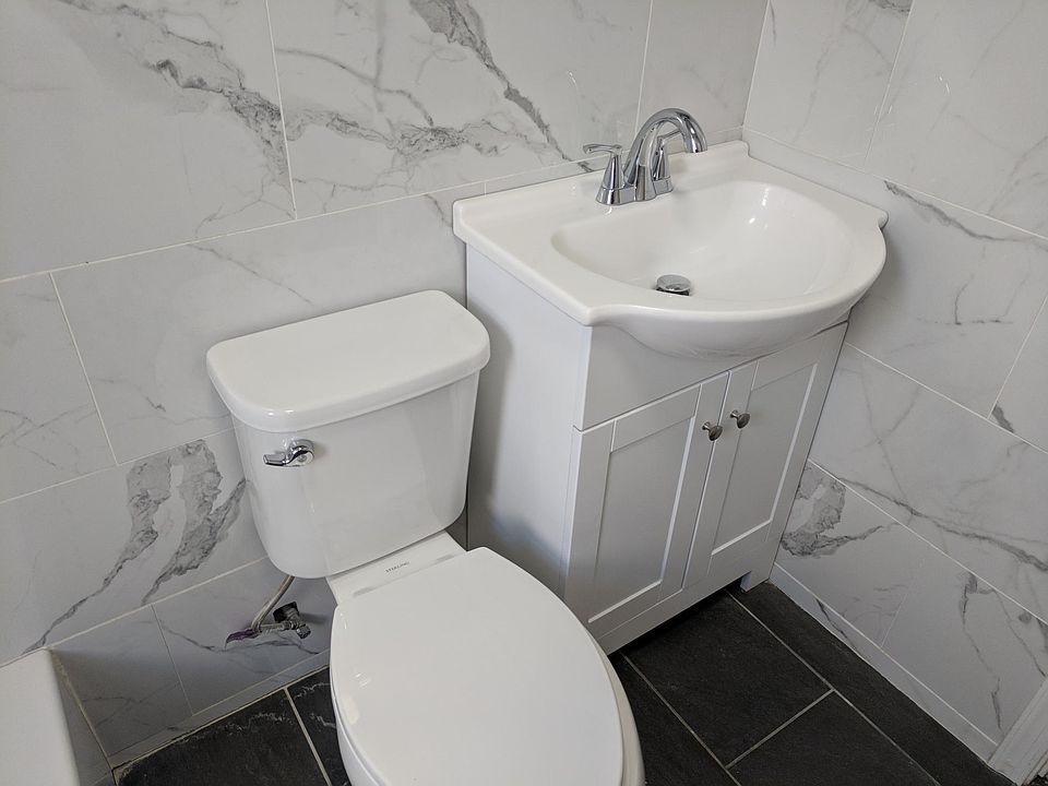 Main Full Bathroom Newly renovated.