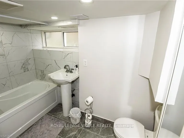 408 Wellington St N #2 — Photo 7