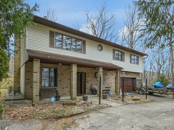 8 Papscoe Rd, West Milford Twp., NJ 07421