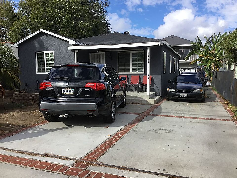 1st image of 1433 W 216th St
