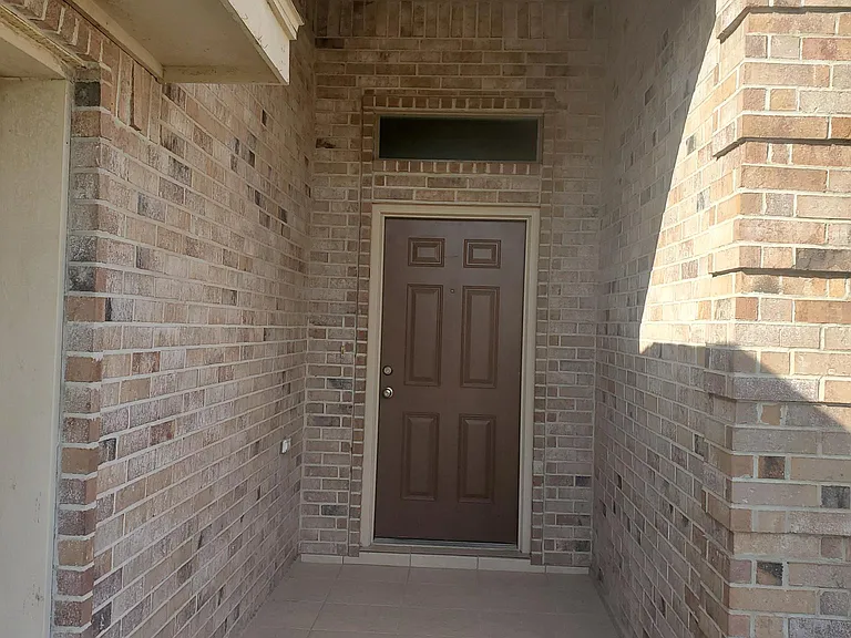 1924 Treasure Oaks Dr — Photo 6