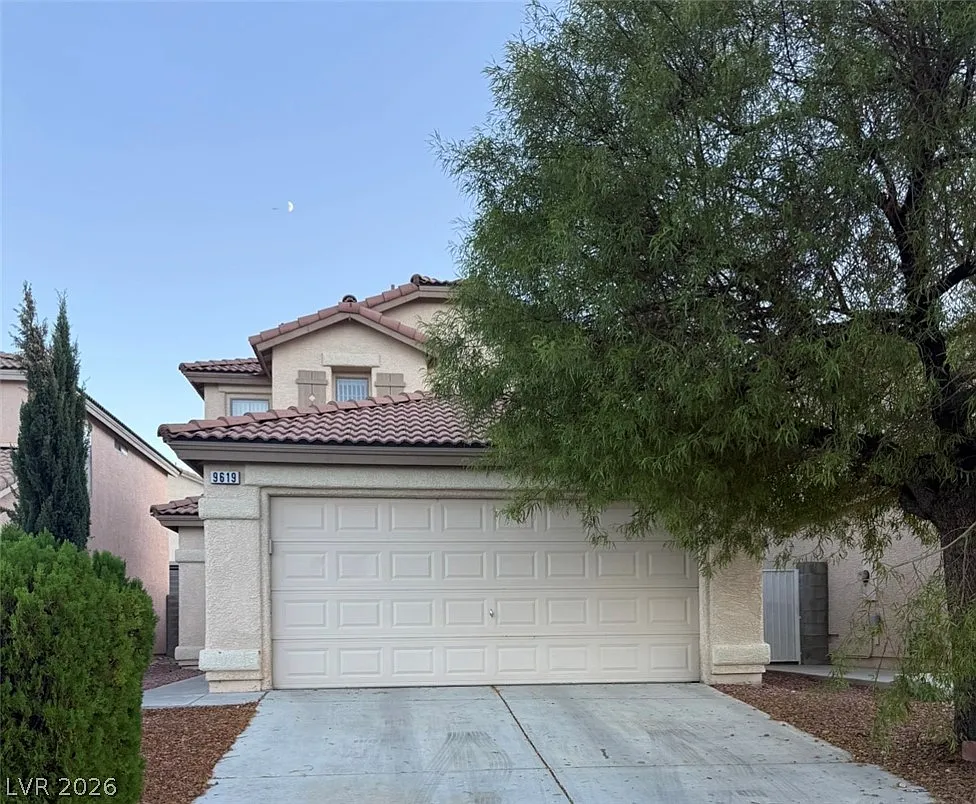 3 bed, 2.5 bath, 1462 sqft, $2,200 — Photo 1