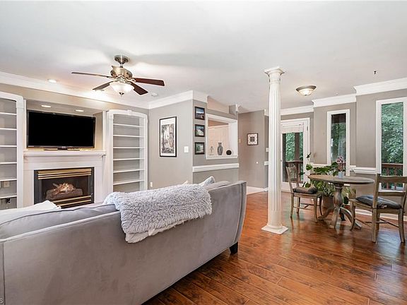 2nd image of 2515 Wright Ave