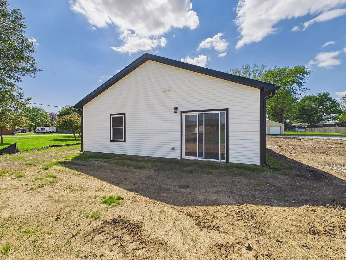 Spectacular 3 Br 2 Full Ba All New Build In Frankton (No Section 8) — Photo 2