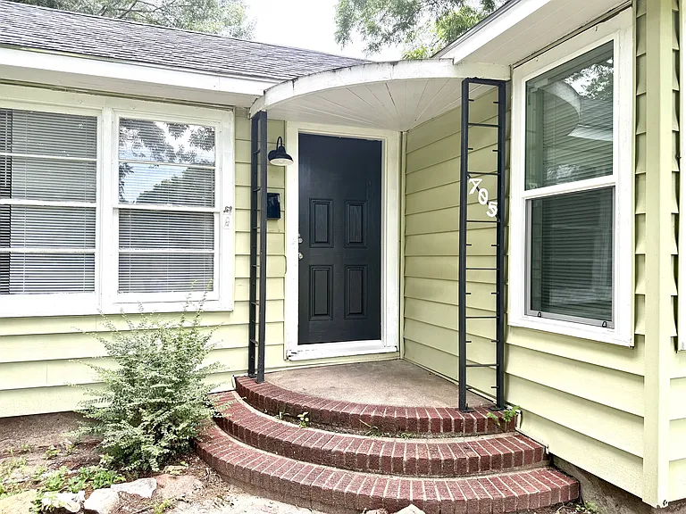 705 10th Ave NW — Photo 30