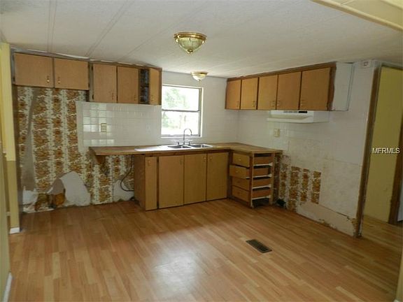5th image of 12806 Litewood Dr