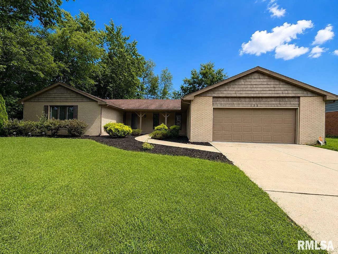3 bed, 2.5 bath, 2076 sqft, $2,950 — Photo 3