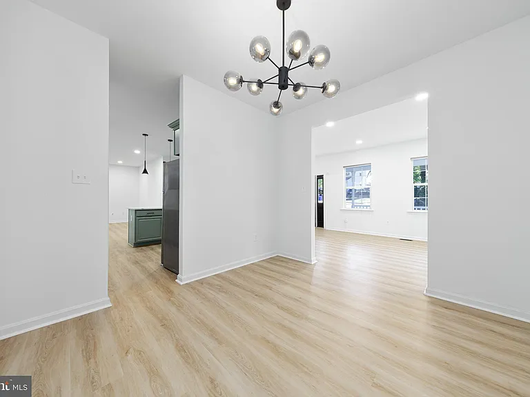 2032 S Langley St — Photo 13