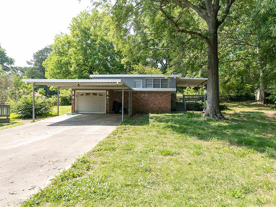 3290 Pike Ave