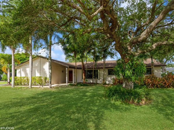 27820 SW 164th Ct, Homestead, FL 33031